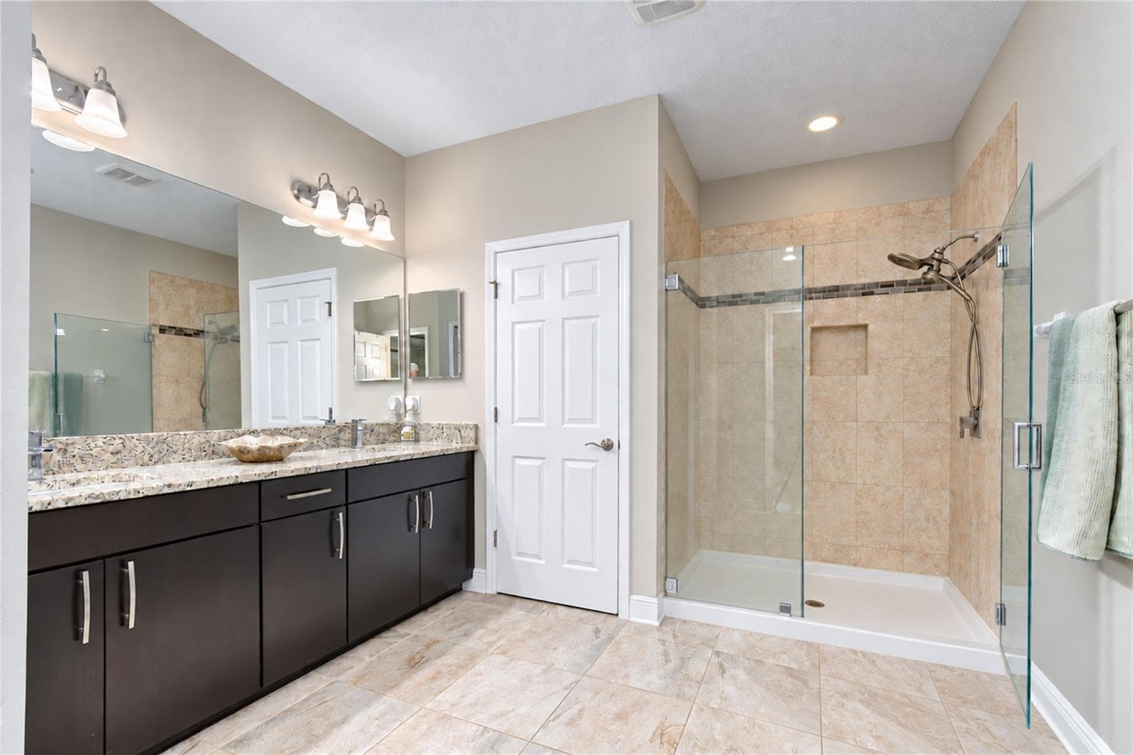 Townhouse at 11650 CROWNED SPARROW LN, TAMPA, photo 35 of 57