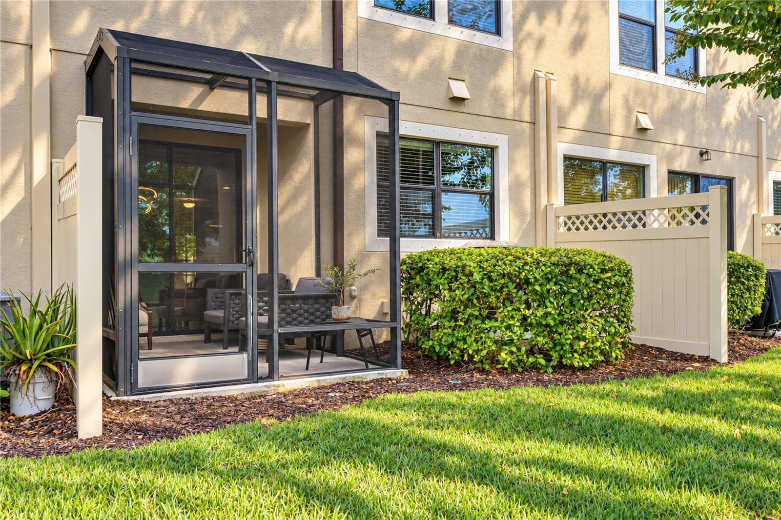 Townhouse at 11650 CROWNED SPARROW LN, TAMPA, photo 50 of 57