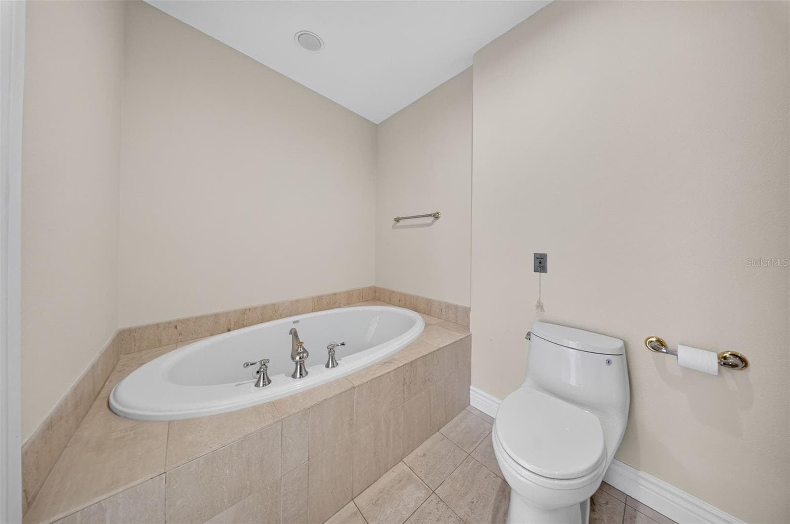 Condominium at 1233 N GULFSTREAM AVE #401, SARASOTA, photo 20 of 33