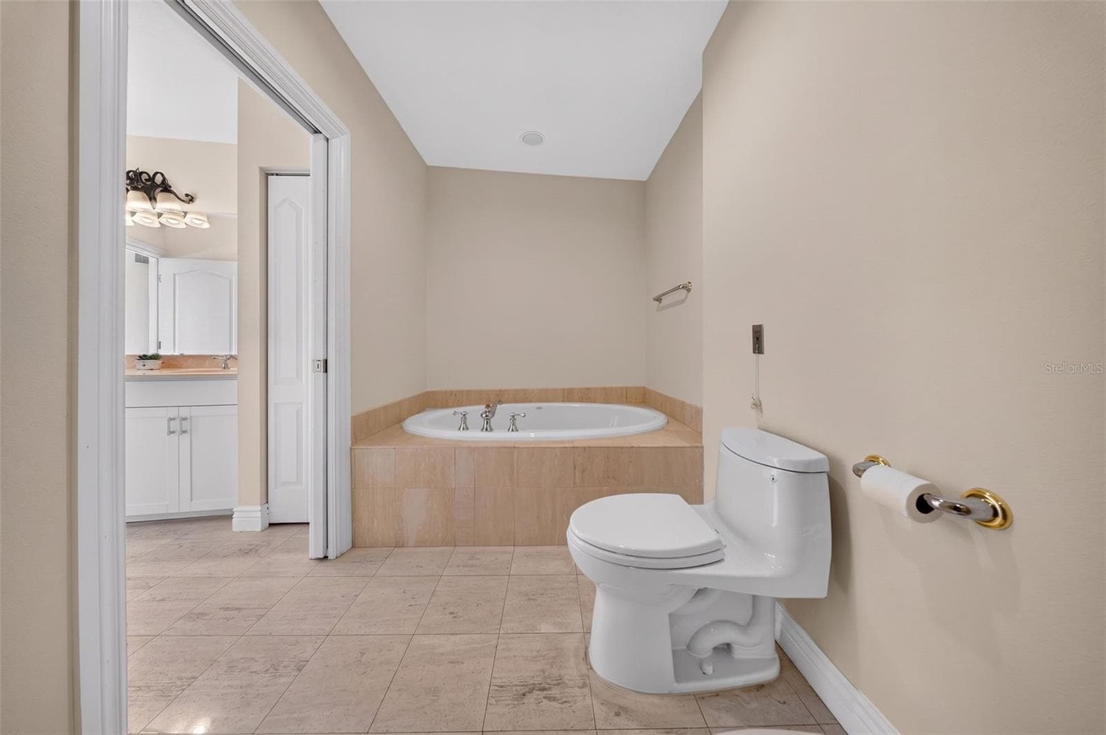 Condominium at 1233 N GULFSTREAM AVE #401, SARASOTA, photo 21 of 33