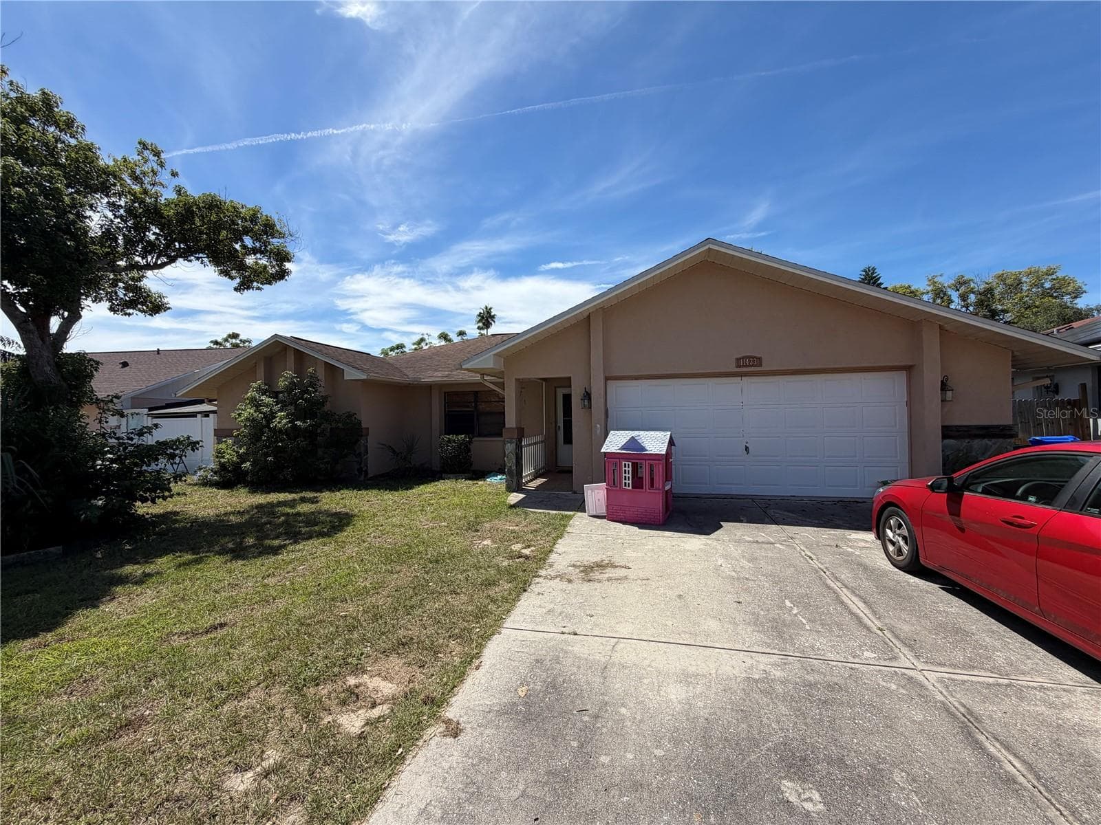 Single Family Residence at 11433 BROWN BEAR LN, PORT RICHEY, photo 2 of 21