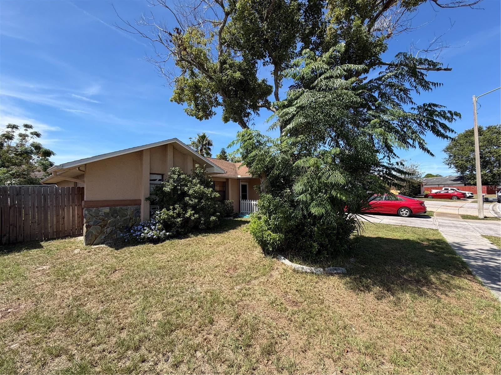 Single Family Residence at 11433 BROWN BEAR LN, PORT RICHEY, photo 3 of 21
