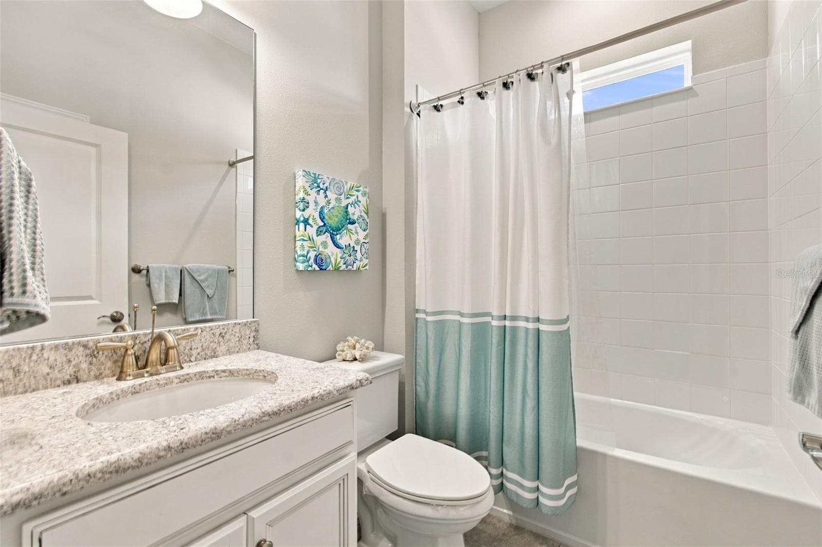 Hall Bath 2 - 4085 VIA TOLEDO CT, POINCIANA