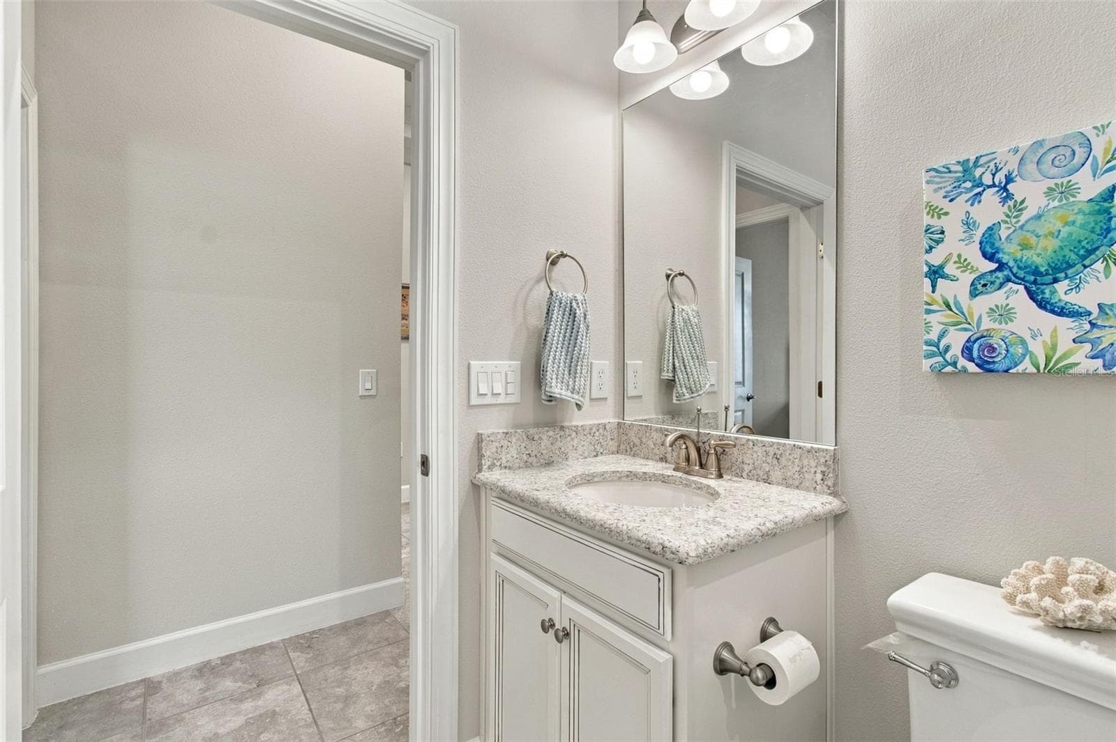 Hall Bath 2 - 4085 VIA TOLEDO CT, POINCIANA
