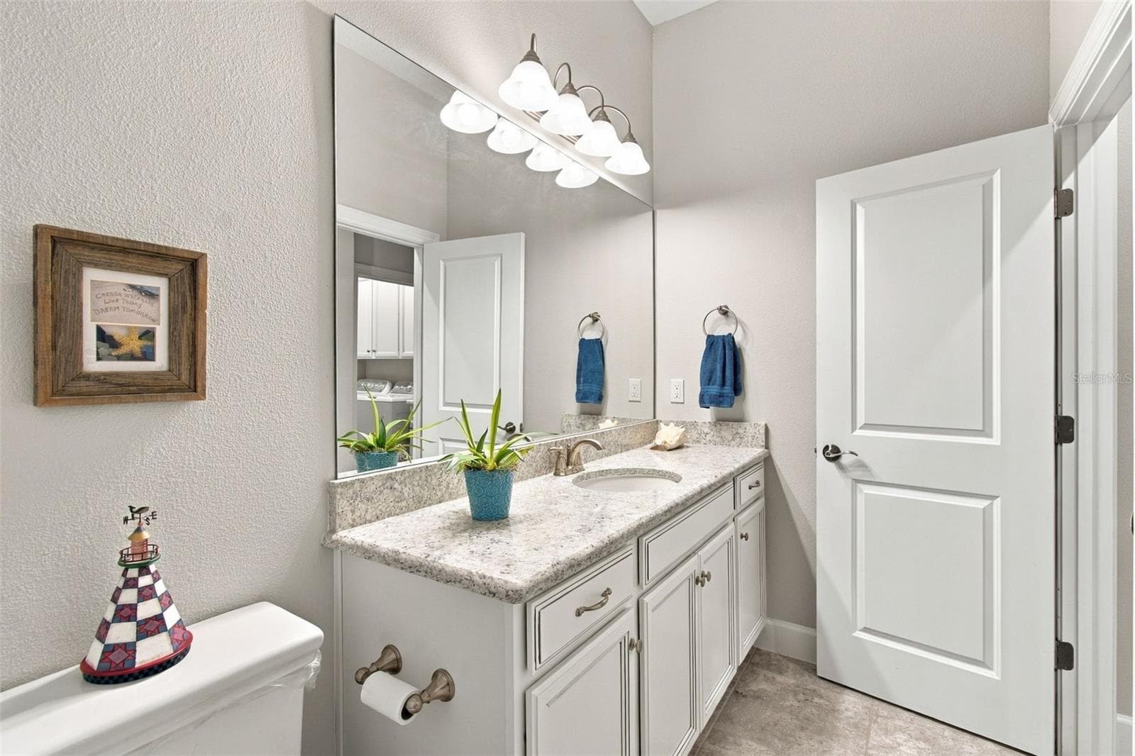 Hall Bath 3 - 4085 VIA TOLEDO CT, POINCIANA