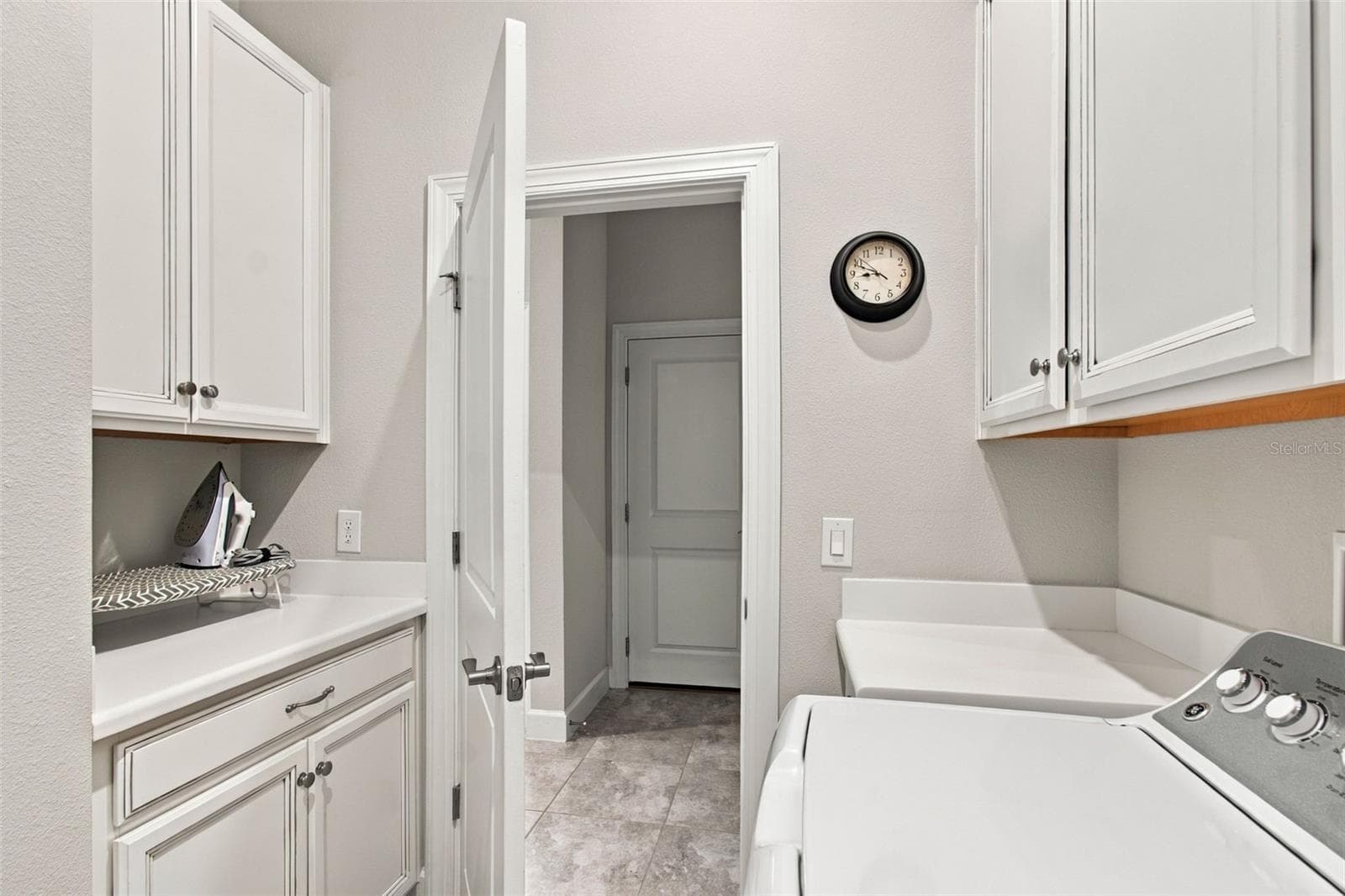 Lau Rm Extra cabinets - 4085 VIA TOLEDO CT, POINCIANA