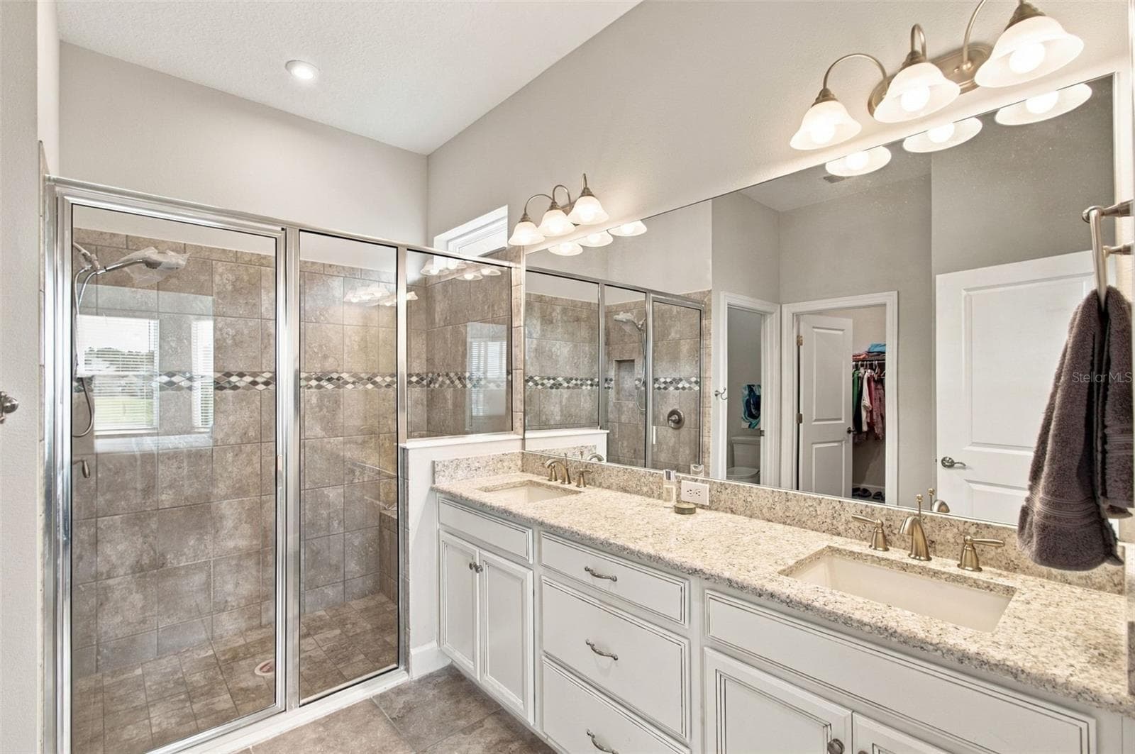 Primary Shower - 4085 VIA TOLEDO CT, POINCIANA