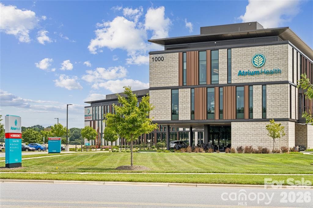 local hospital minutes from community - Matthews
