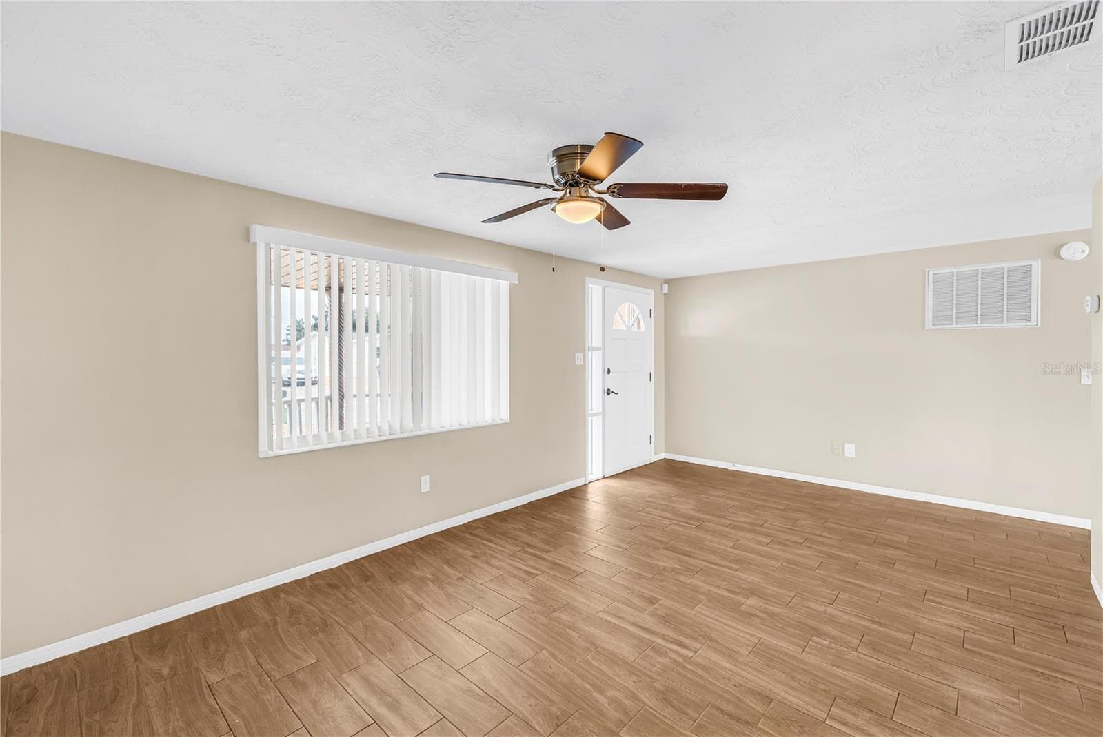 Single Family Residence at 1516 DERRICK ST, HOLIDAY, photo 9 of 48