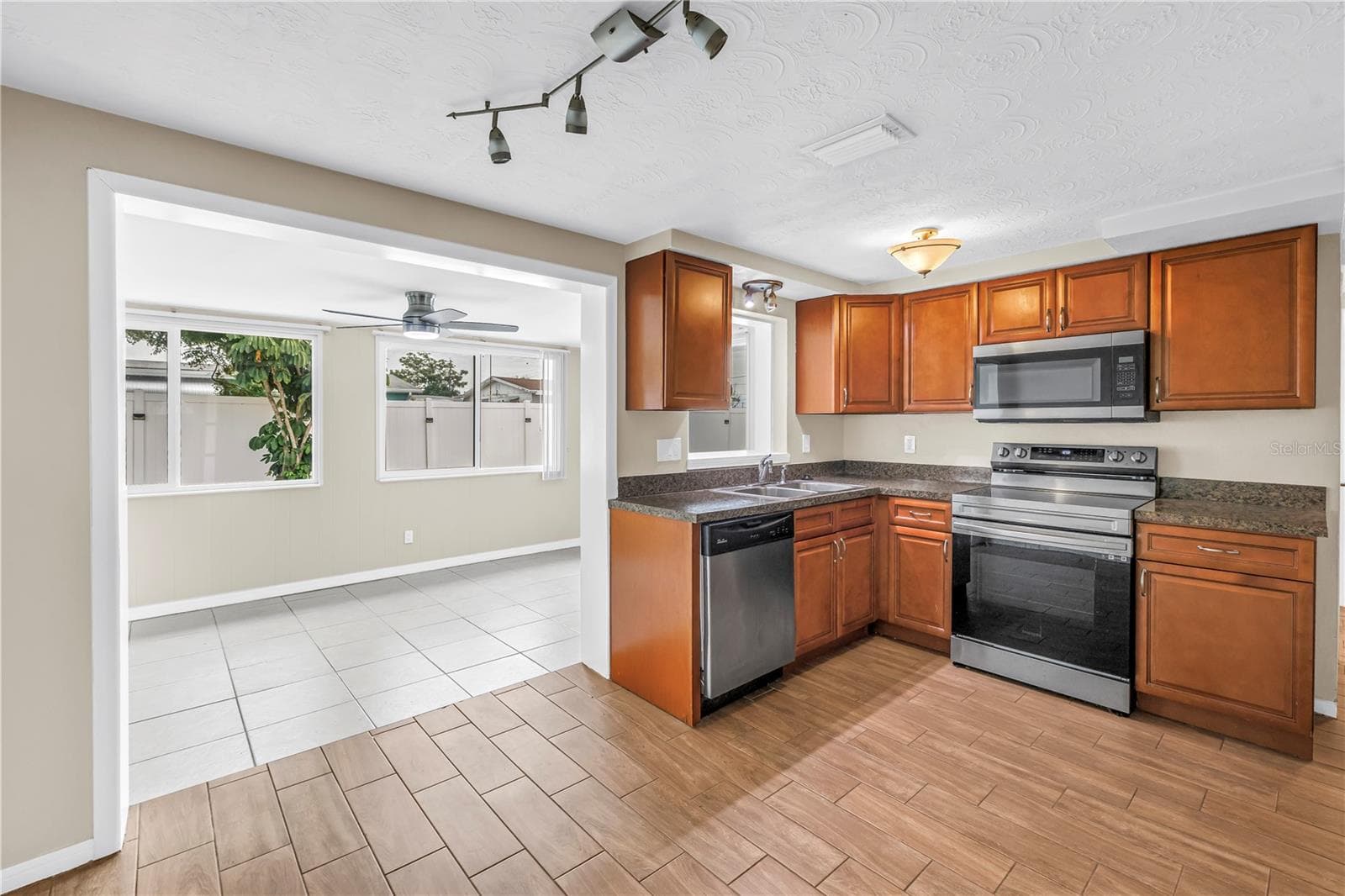 Single Family Residence at 1516 DERRICK ST, HOLIDAY, photo 12 of 48