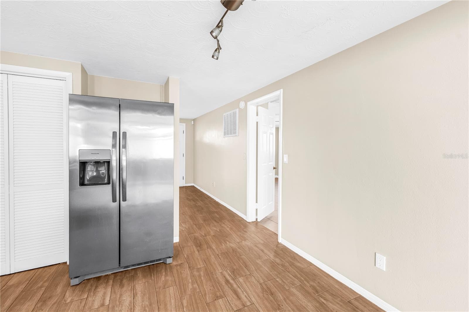 Single Family Residence at 1516 DERRICK ST, HOLIDAY, photo 15 of 48