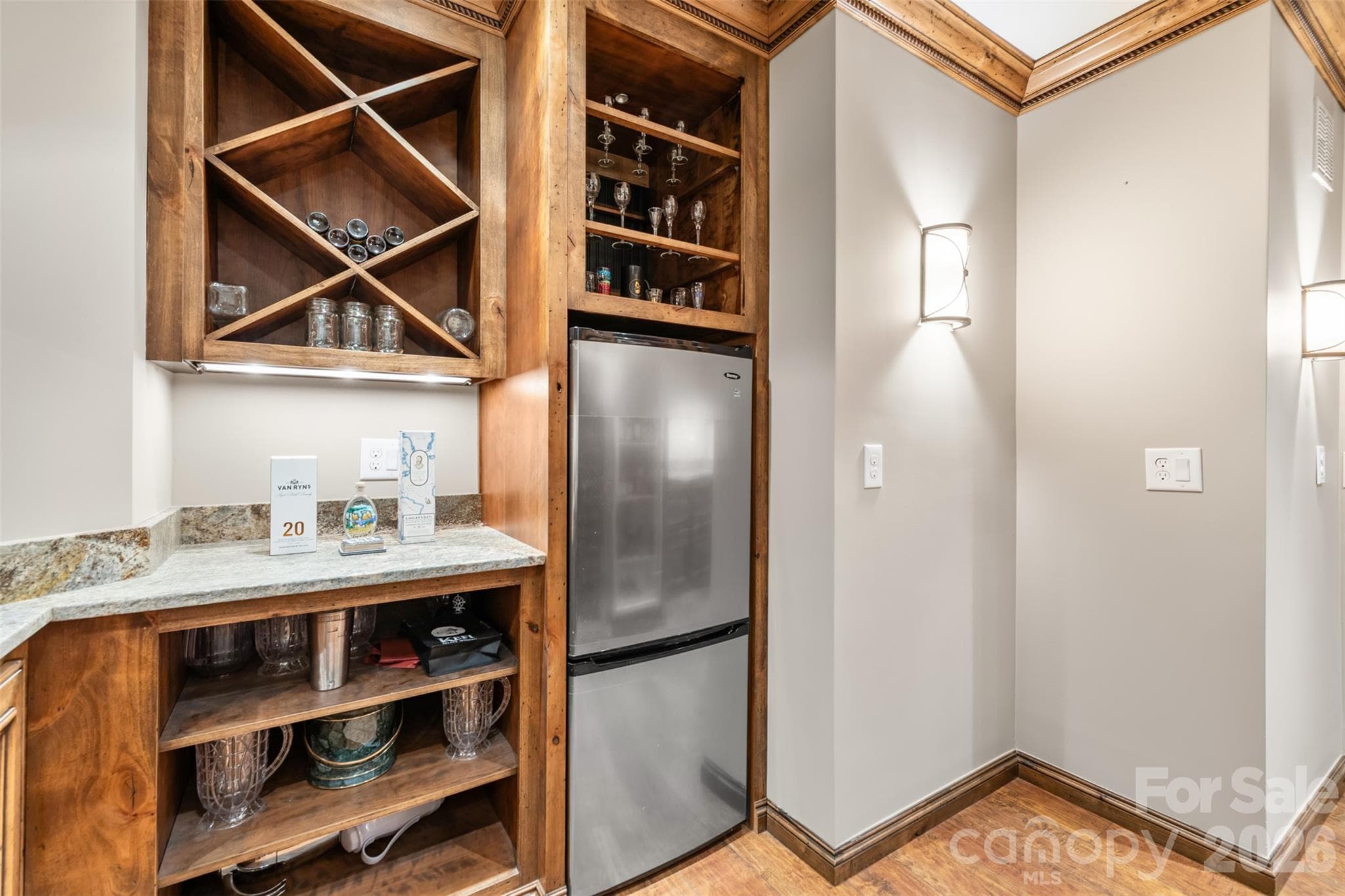 Wet bar - 2042 Maynard Road, Charlotte