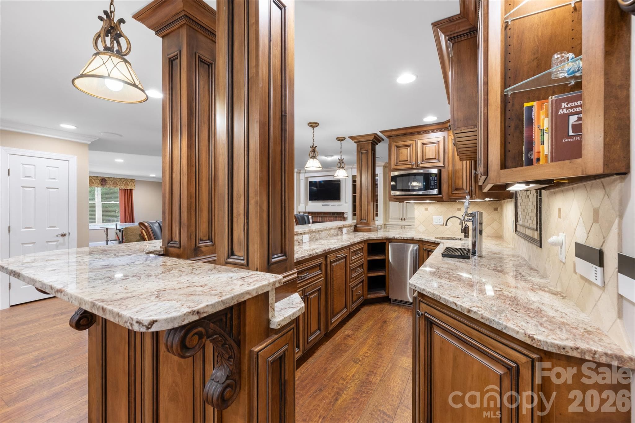 Wet bar - 2042 Maynard Road, Charlotte
