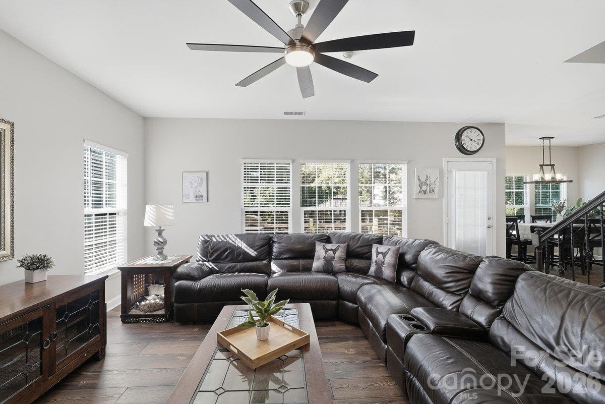 Single Family Residence at 1008 Grayscroft Drive, Waxhaw, photo 4 of 48