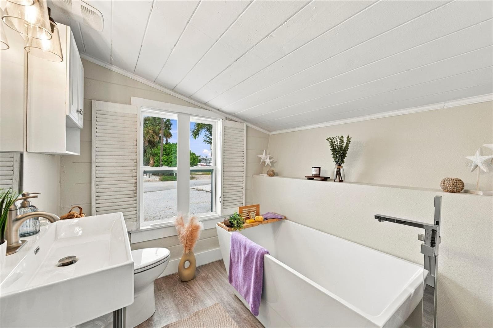 Single Family Residence at 15424 2ND ST E, MADEIRA BEACH, photo 21 of 69