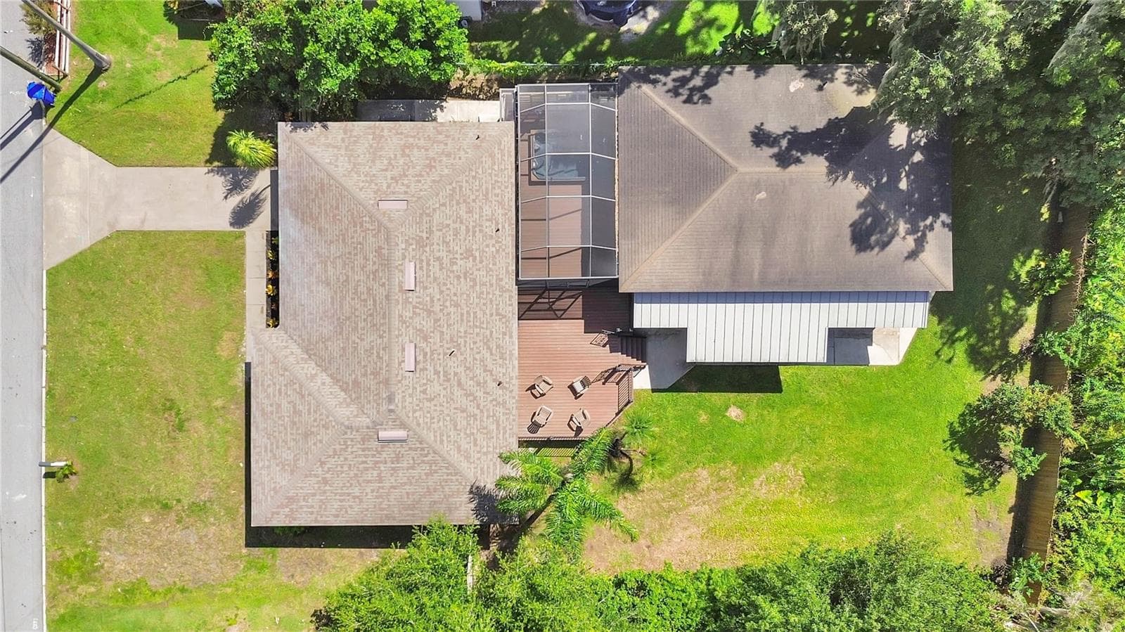 Single Family Residence at 841 E VALENCIA ST, LAKELAND, photo 2 of 58