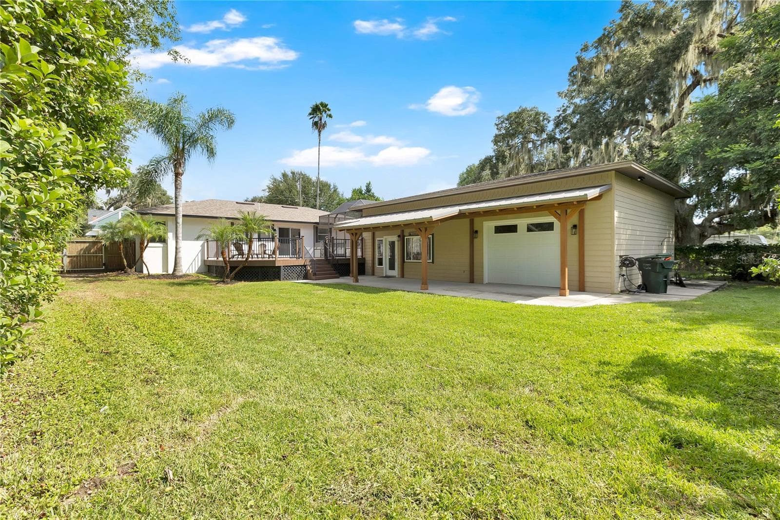 Single Family Residence at 841 E VALENCIA ST, LAKELAND, photo 3 of 58
