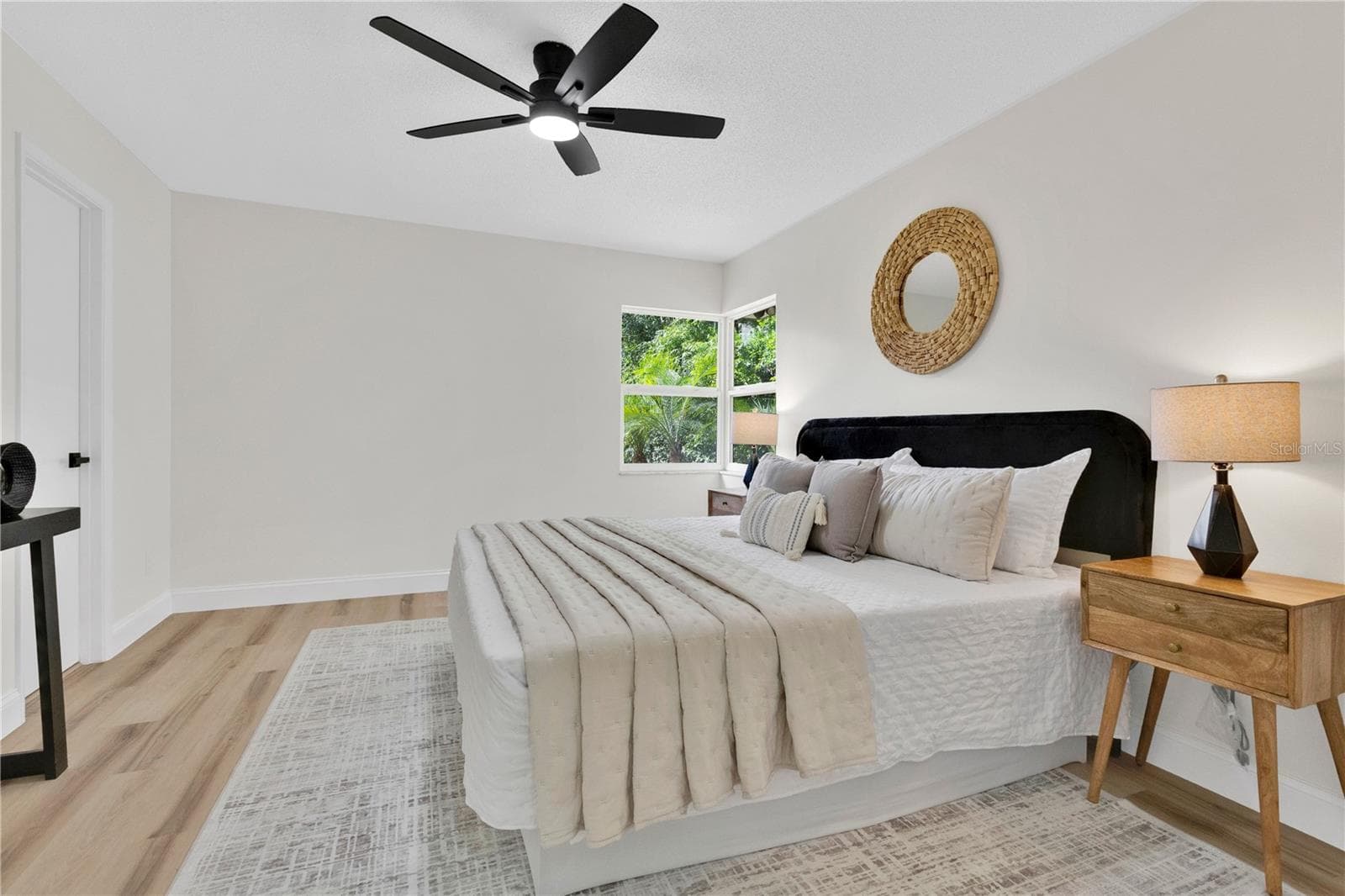 Single Family Residence at 841 E VALENCIA ST, LAKELAND, photo 16 of 58