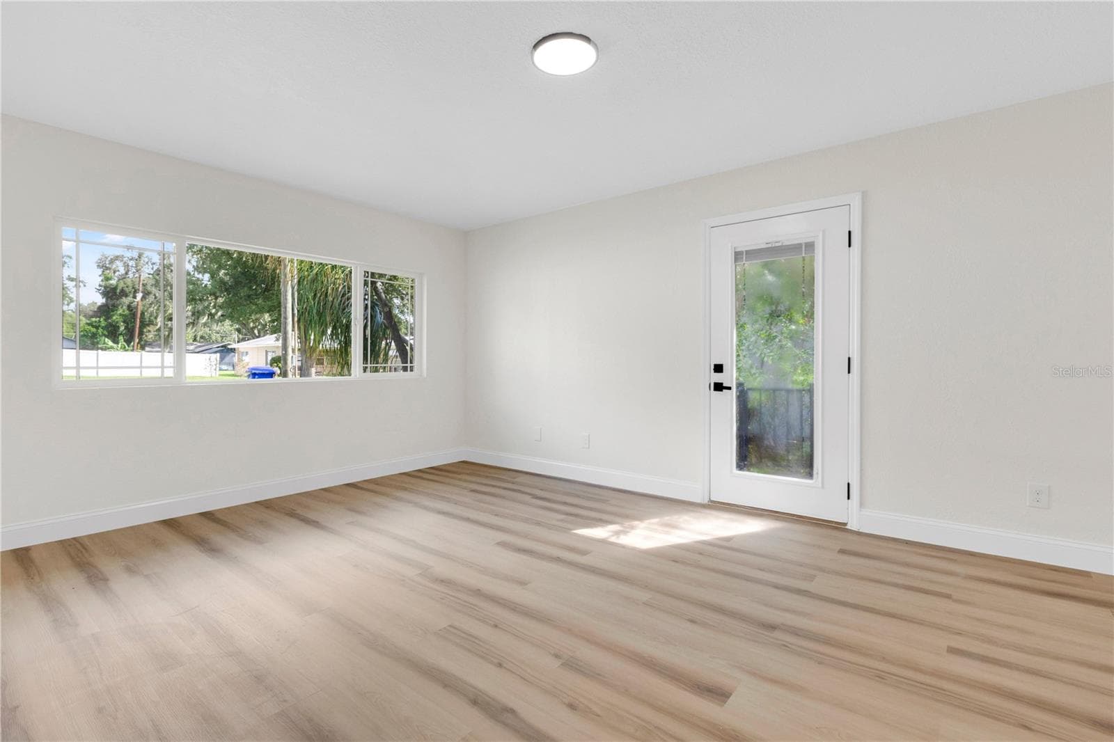 Single Family Residence at 841 E VALENCIA ST, LAKELAND, photo 26 of 58