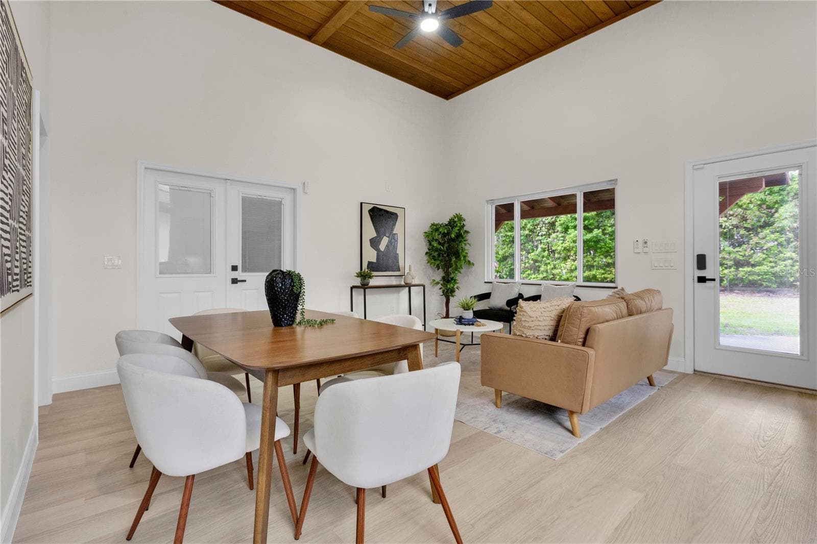 Single Family Residence at 841 E VALENCIA ST, LAKELAND, photo 34 of 58
