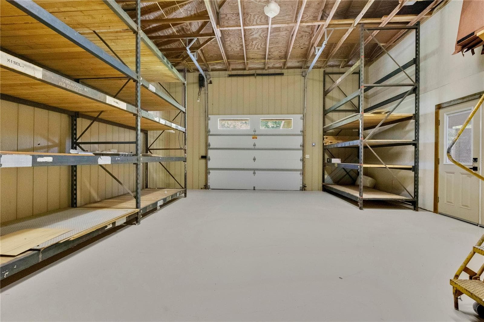 Single Family Residence at 841 E VALENCIA ST, LAKELAND, photo 44 of 58