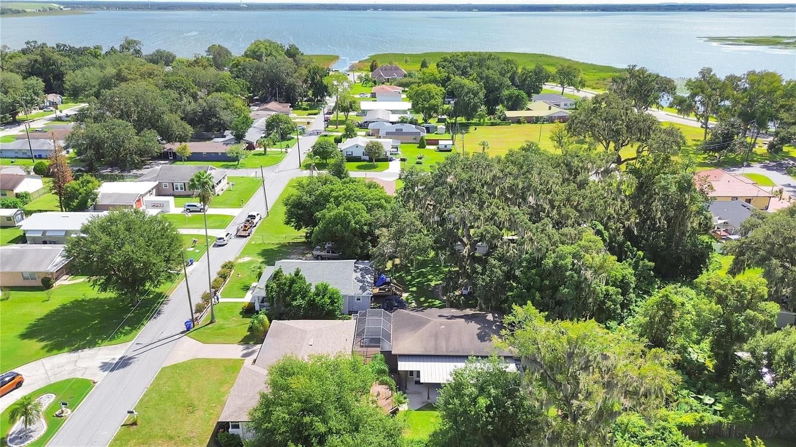 Single Family Residence at 841 E VALENCIA ST, LAKELAND, photo 54 of 58