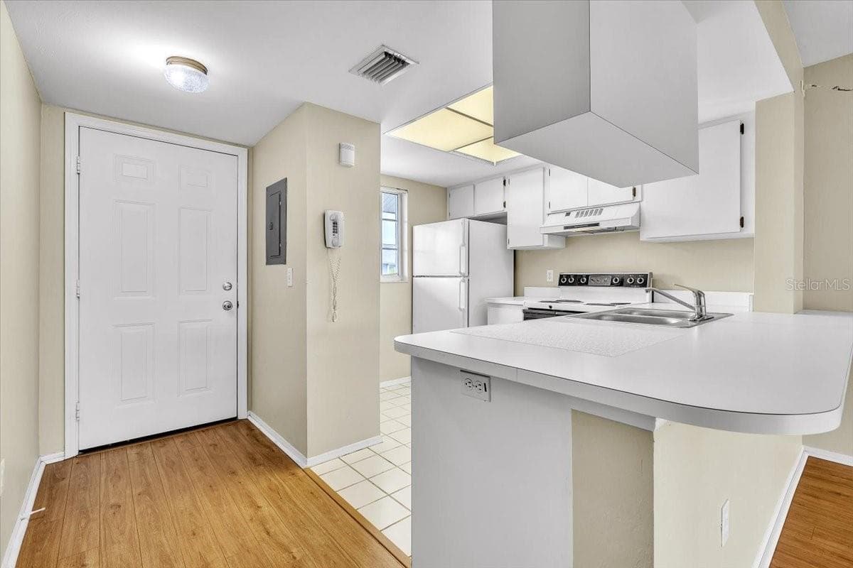 Condominium at 3310 LOVELAND BLVD #1308, PORT CHARLOTTE, photo 4 of 47