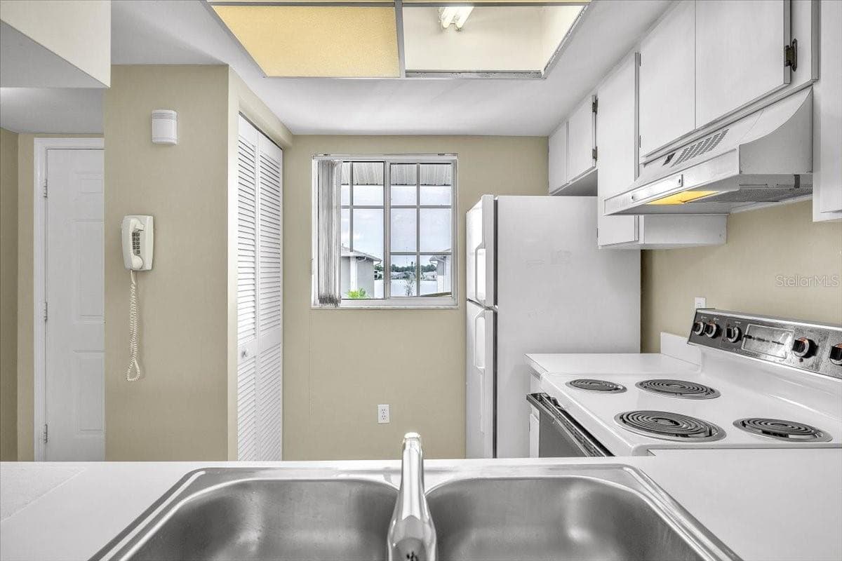 Condominium at 3310 LOVELAND BLVD #1308, PORT CHARLOTTE, photo 13 of 47