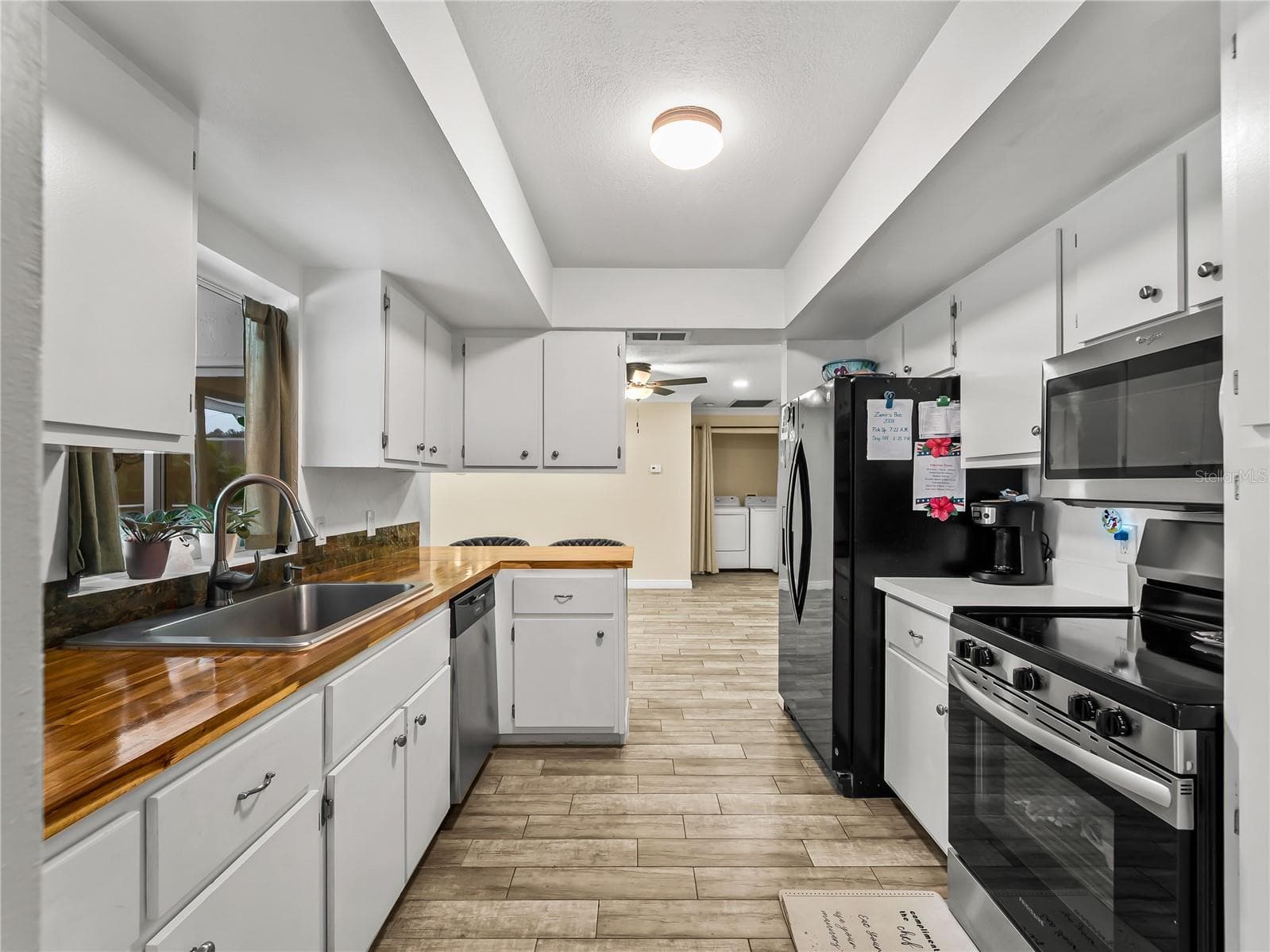 Looking towards the family room. - 20343 RUTHERFORD AVE, PORT CHARLOTTE
