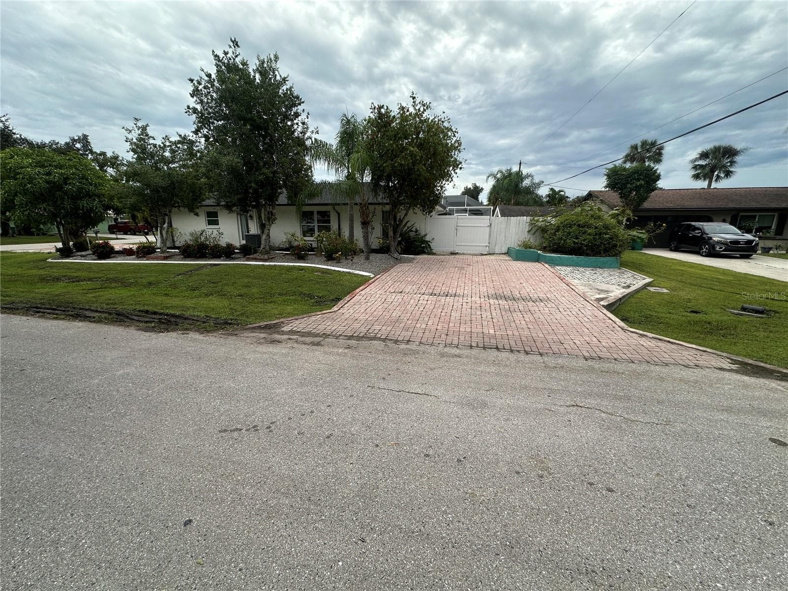 Driveway #2 - faces onto Atlas St. - 20343 RUTHERFORD AVE, PORT CHARLOTTE