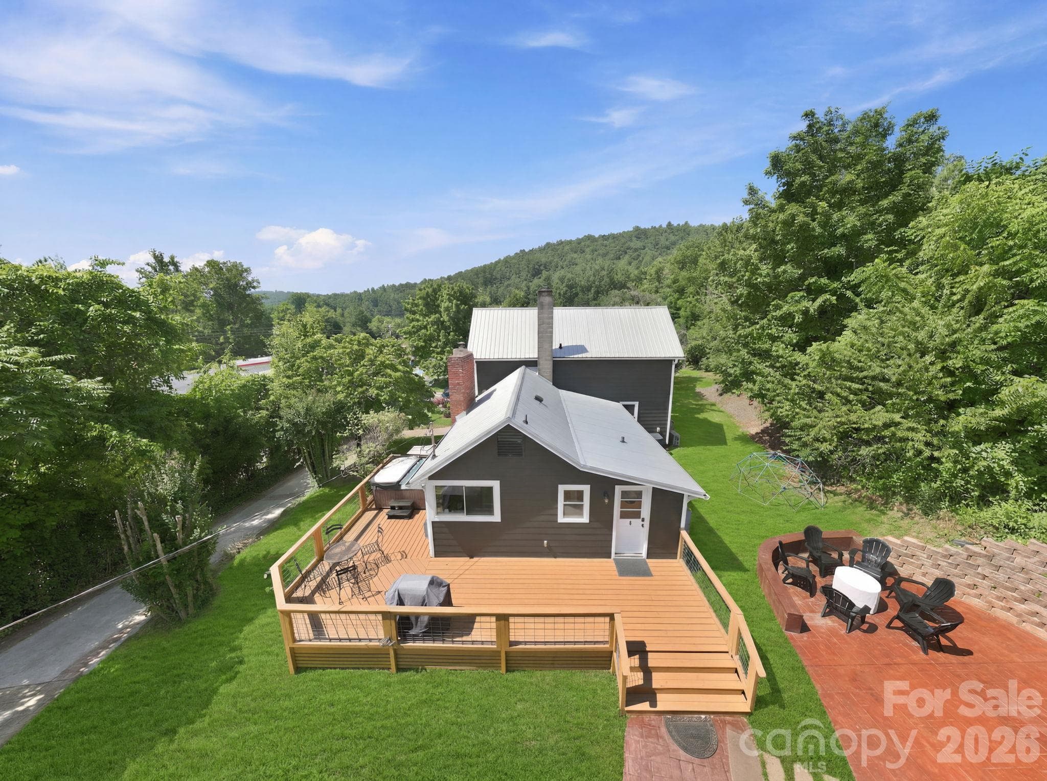 Single Family Residence at 2252 Riceville Road, Asheville, photo 6 of 46