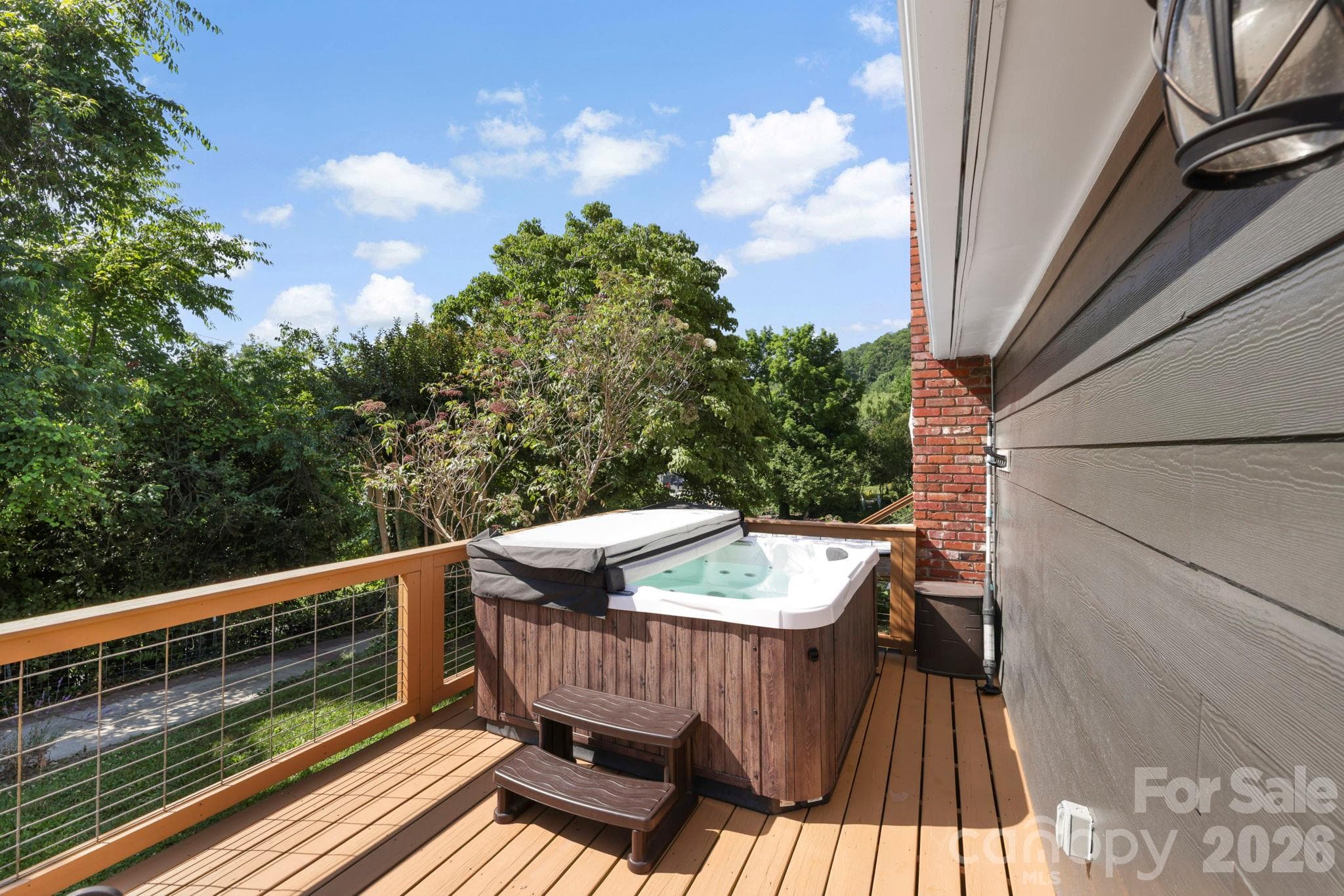 Relax year round in the hot tub - 2252 Riceville Road, Asheville