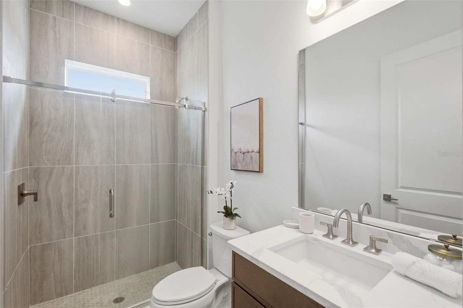 Downstairs Hall Bathroom - 1712 STONECLIFF DR, APOPKA