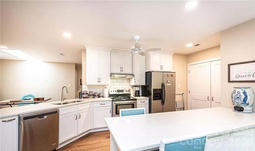 Condominium at 2200 6th Street NW, Hickory, photo 12 of 48