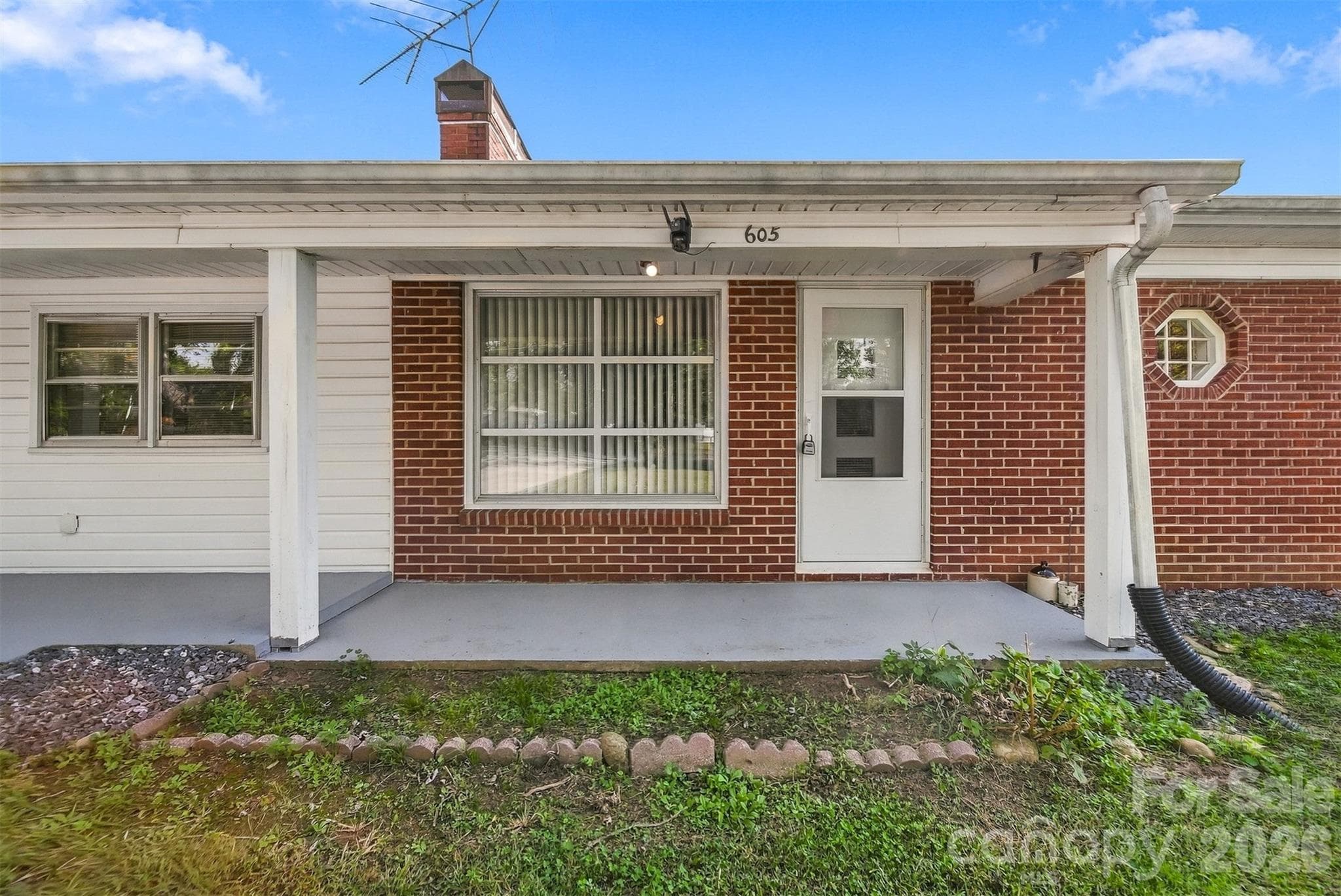 Single Family Residence at 605 Lincoln Lane SW, Lenoir, photo 5 of 45