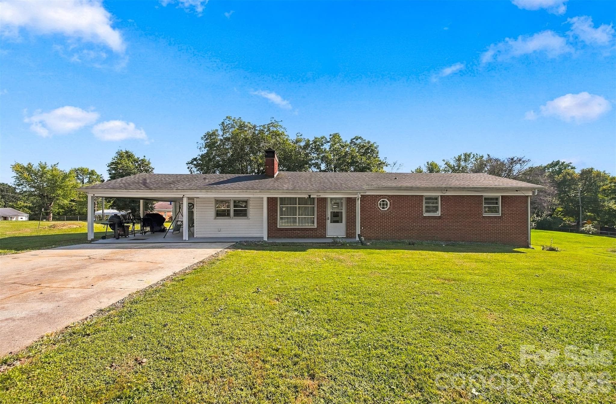 605 Lincoln Lane SW