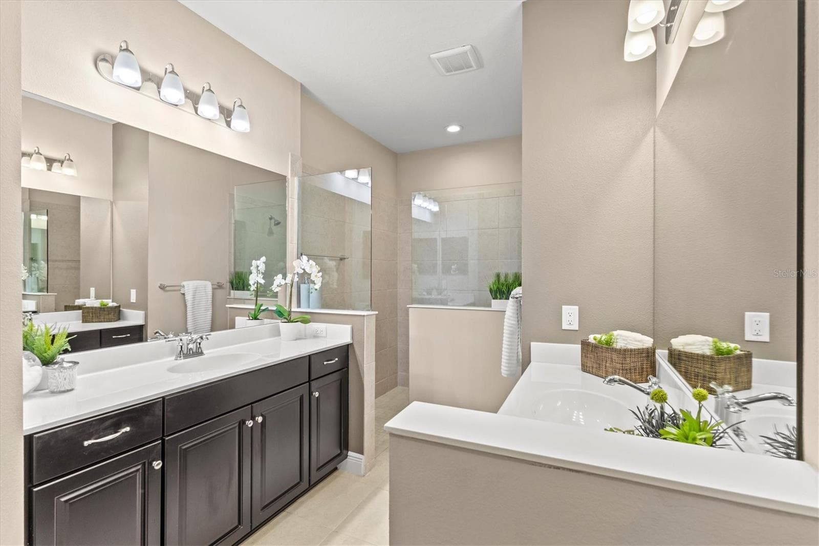 Master Bath - 3031 SKY BLUE CV, BRADENTON