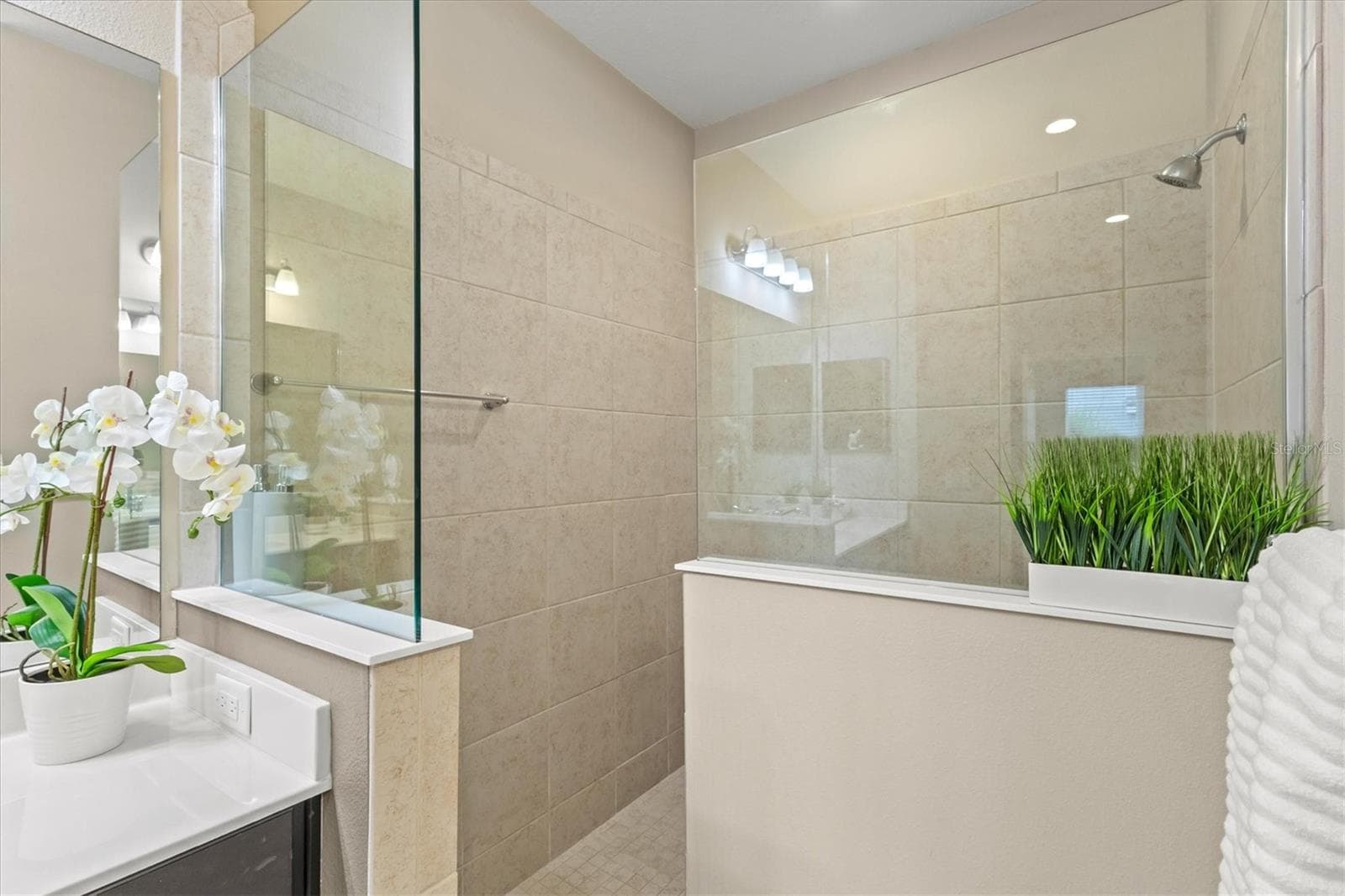 Master Bath - 3031 SKY BLUE CV, BRADENTON