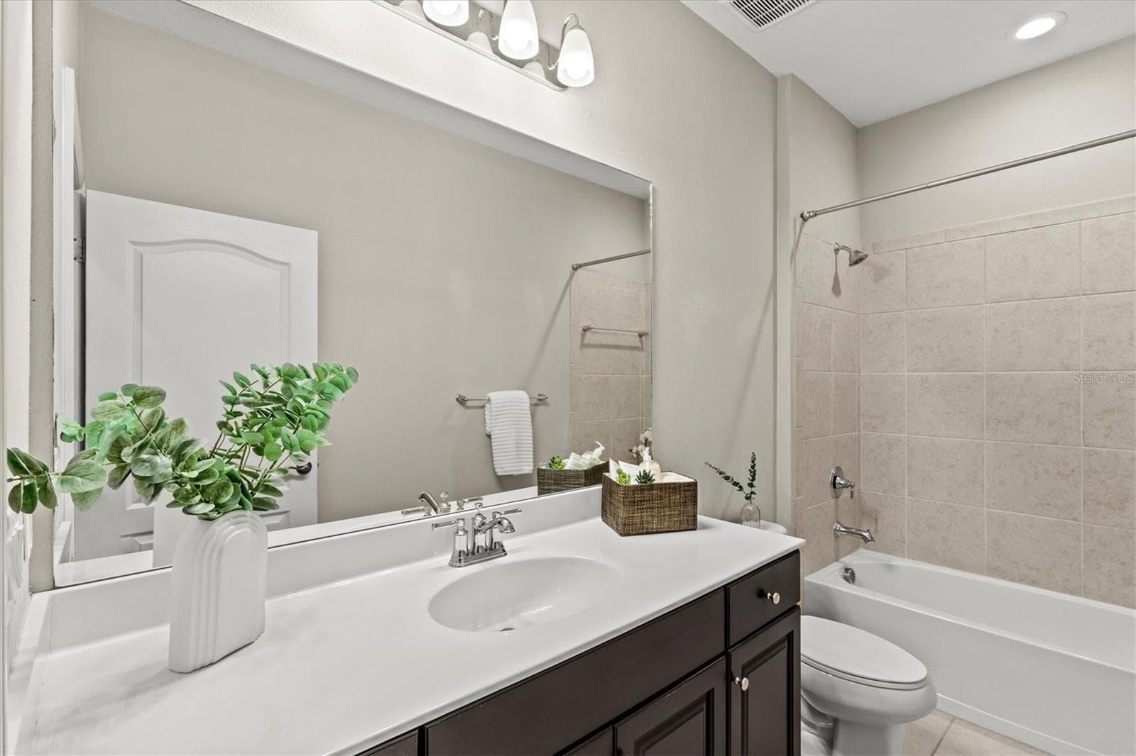 2nd Bath - 3031 SKY BLUE CV, BRADENTON