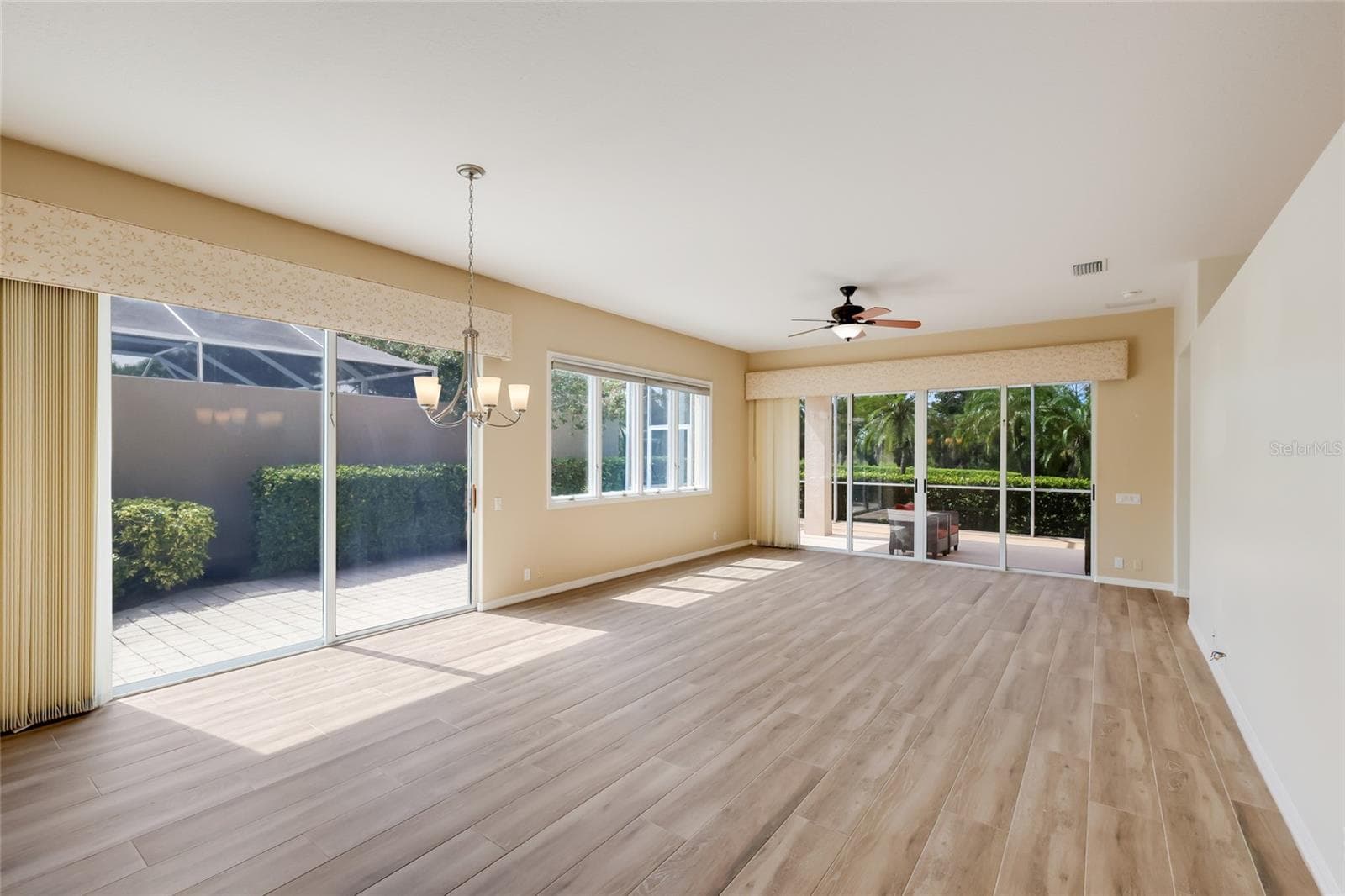 Main living space with dining and living room - 8702 52ND DR E, BRADENTON