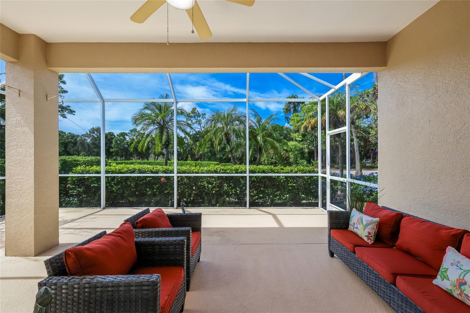 Spacious covered lanai - 8702 52ND DR E, BRADENTON
