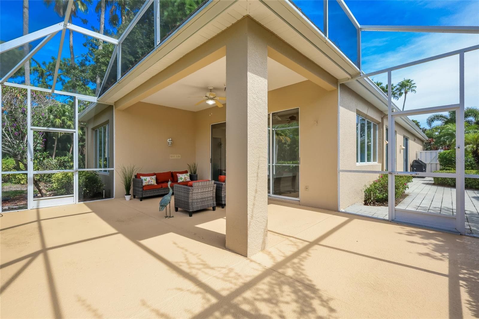 Lanai connects to side patio - 8702 52ND DR E, BRADENTON