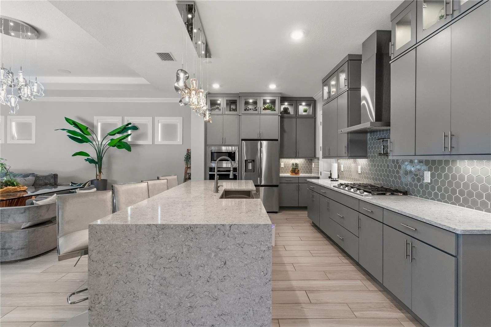Gorgeous chef kitchen with updated lighting - 10782 TORCHWOOD SEA WAY, SAN ANTONIO