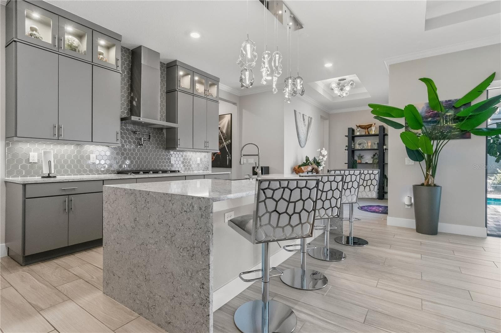 Gorgeous chef kitchen with updated lighting - 10782 TORCHWOOD SEA WAY, SAN ANTONIO