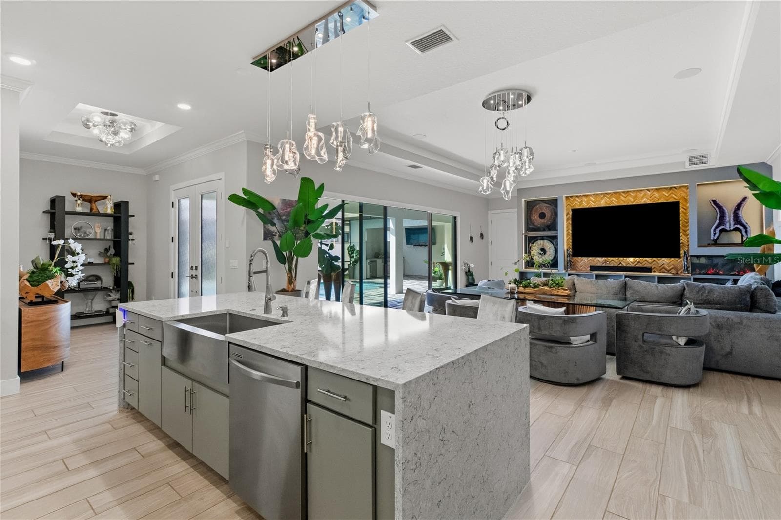 Gorgeous chef kitchen with updated lighting - 10782 TORCHWOOD SEA WAY, SAN ANTONIO