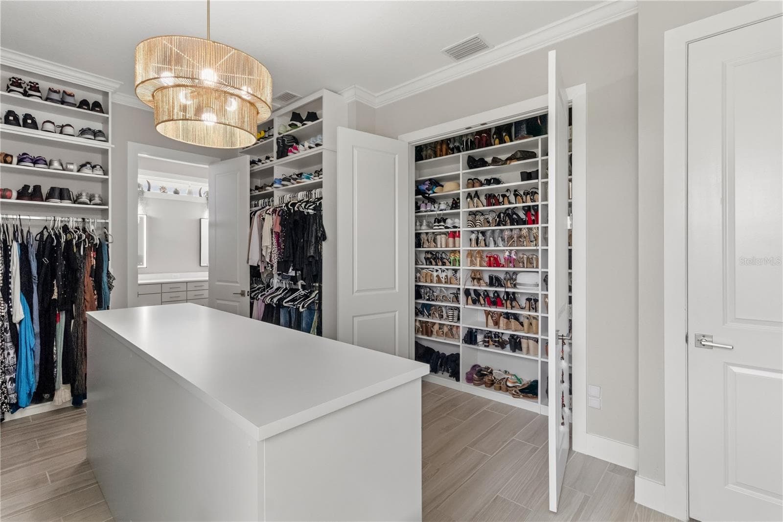 Custom Built Closet - 10782 TORCHWOOD SEA WAY, SAN ANTONIO