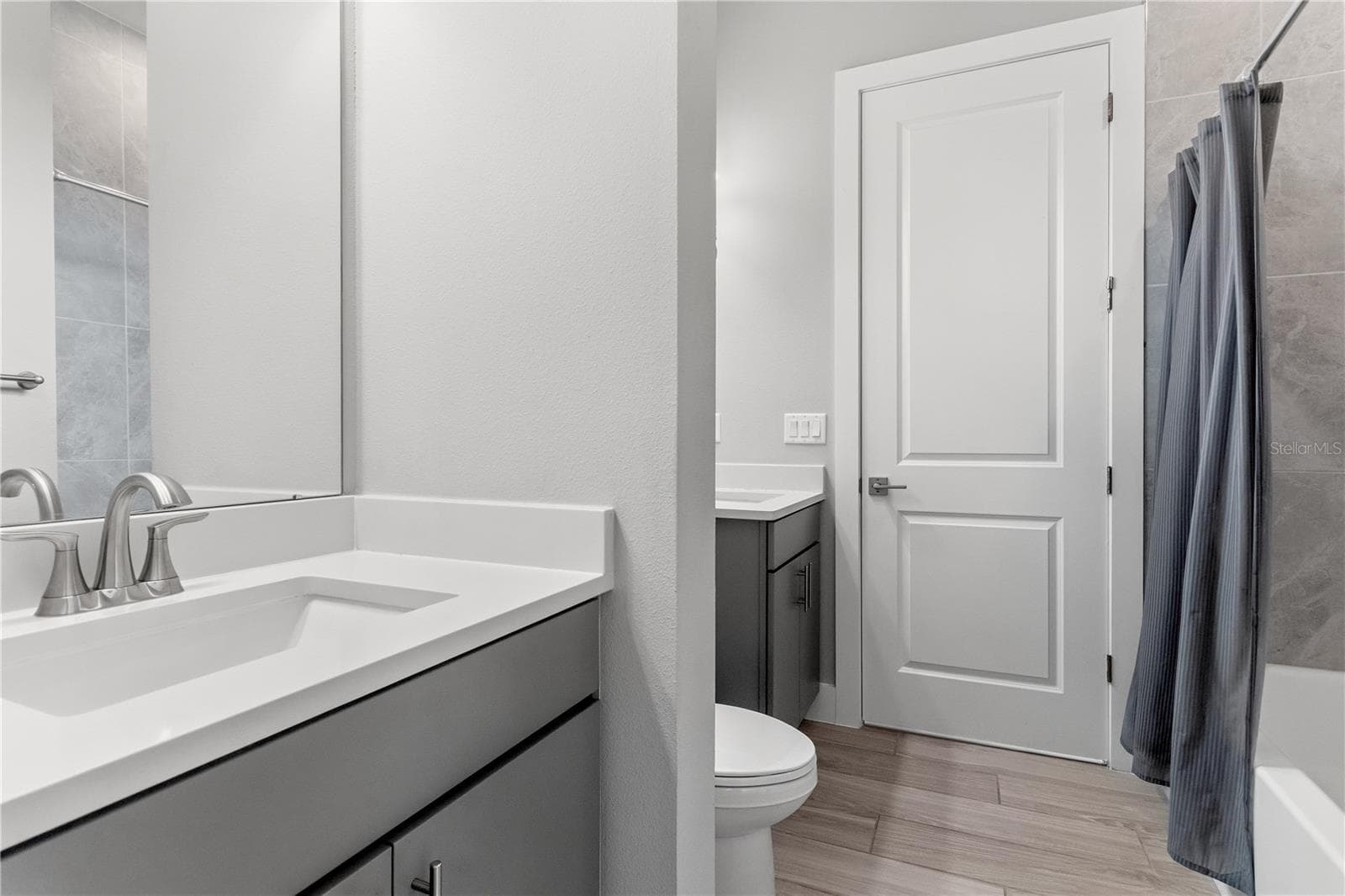 Full second bathroom downstairs - 10782 TORCHWOOD SEA WAY, SAN ANTONIO