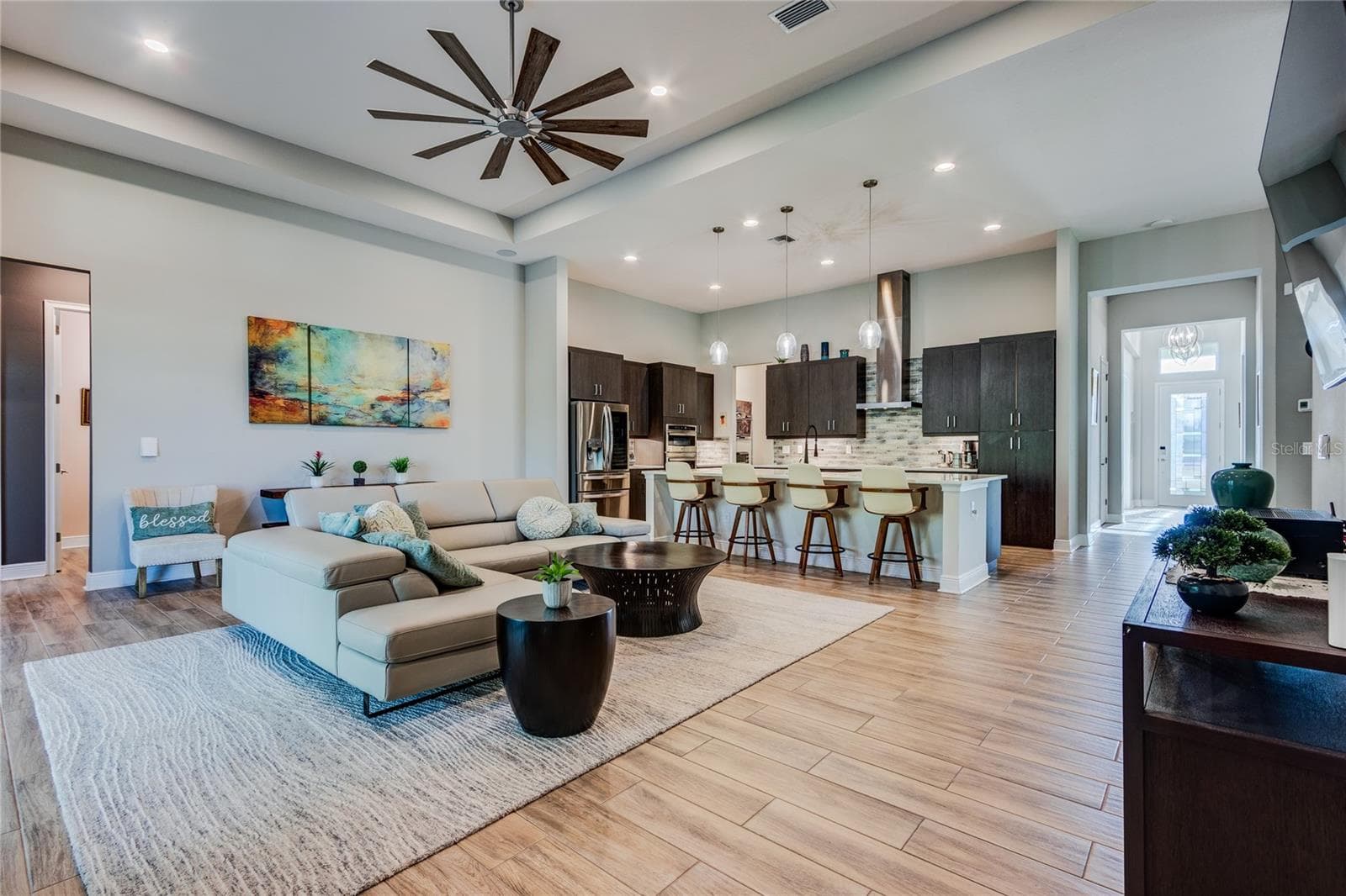 Spacious leisure room! - 13303 TRAILING MOSS DR, DADE CITY