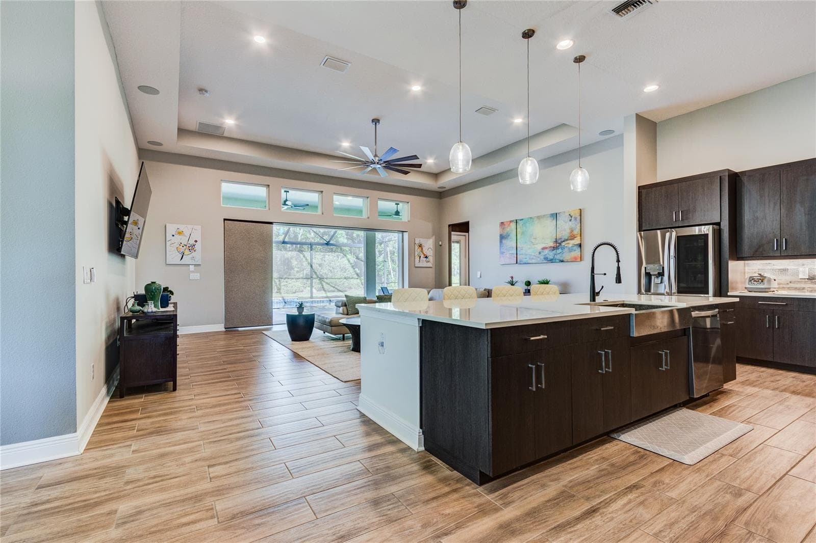 Functional kitchen OPEN to dining and living areas - 13303 TRAILING MOSS DR, DADE CITY