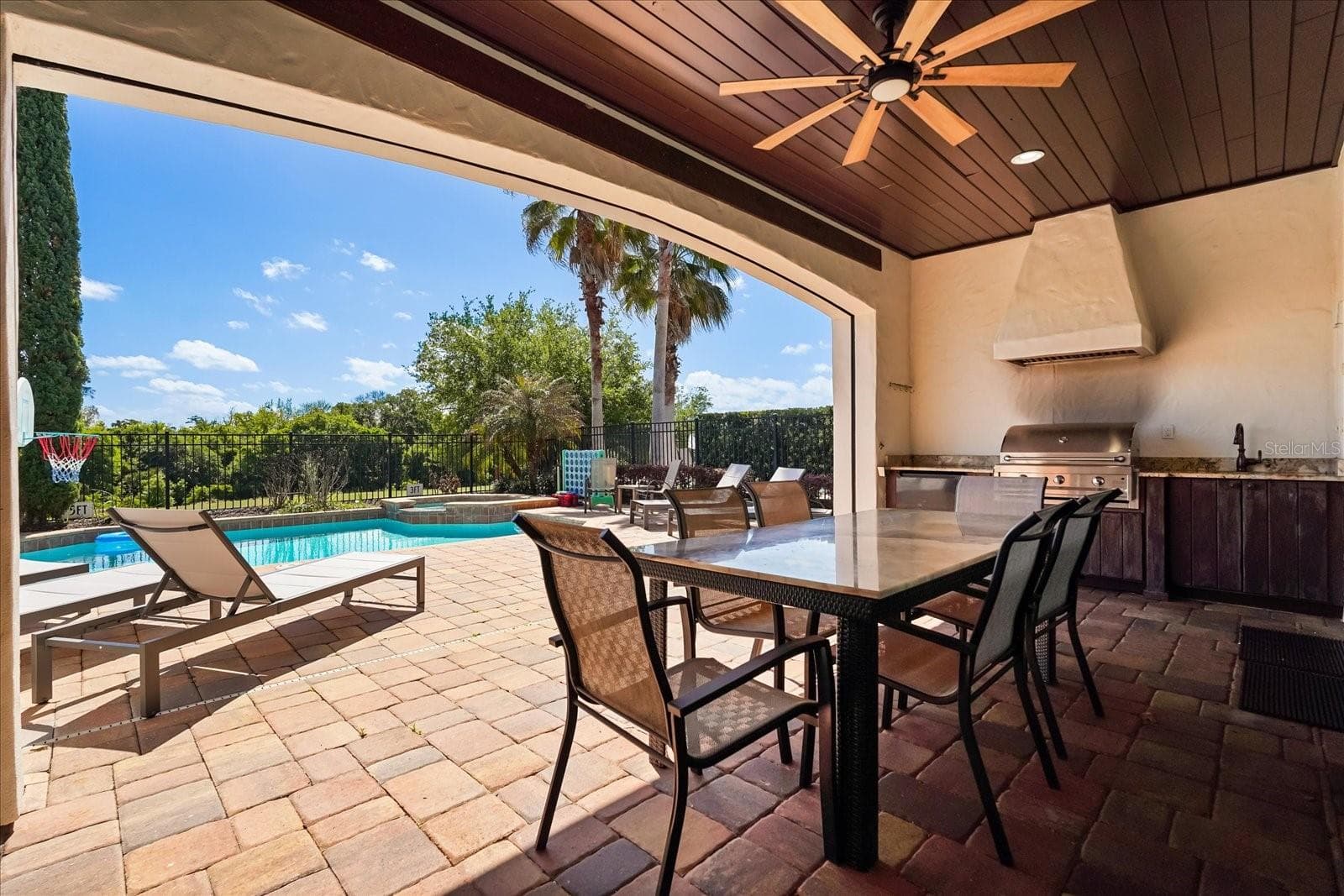 Single Family Residence at 1097 CASTLE PINES CT, KISSIMMEE, photo 7 of 55